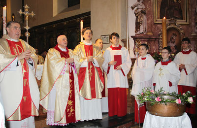Liturgia Wigilii Paschalnej w Kaliskiej Bazylice