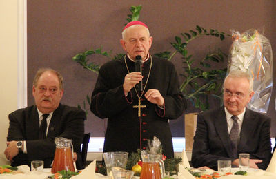 Biskup Stanisław na spotkaniu opłatkowym z lekarzami