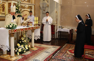 Pierwsze śluby zakonne u Sióstr Nazaretanek w Ostrzeszowie