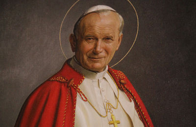 Nowy witraż i obraz św. Jana Pawła II w Kaliskiej Katedrze