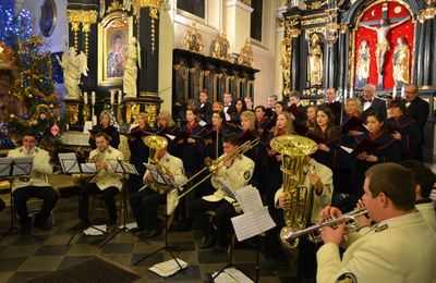 Chór Lira i Jasnogórska Orkiestra Dęta w Wieruszowie