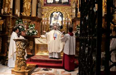Pielgrzymi Grupy Złotej na Eucharystii w Narodowym Sanktuarium św. Józefa