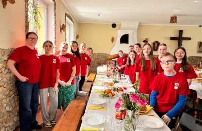 250 osób na śniadaniu wielkanocnym w Domu Opieki Caritas Diecezji Kaliskiej