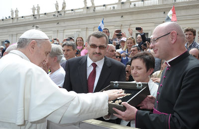 Korony dla Pani Pólkowskiej pobłogosławione przez Papieża