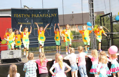 Festyn parafialny na kaliskich Ogrodach