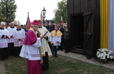 Poświęcenie dzwonów i dzwonnicy w Rychnowie
