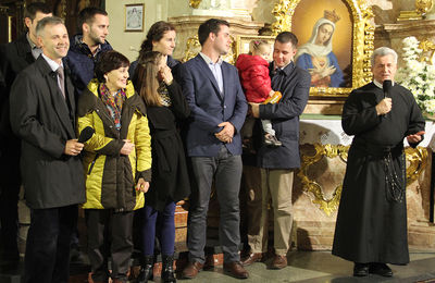 Studenci z Torunia na modlitwie u Świętego Józefa w Kaliszu