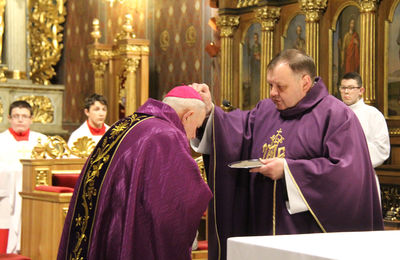 Liturgia Środy Popielcowej w Katedrze Kaliskiej 