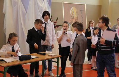 Peregrynacja relikwii św. Jana Pawła II po szkołach – Kalisz
