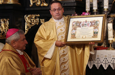 Bp Edward Janiak przyjęty do Konfraterni Zakonu Paulinów