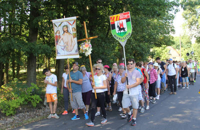 Pielgrzymi z Wieruszowa na szlaku do Matki Bożej