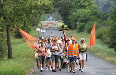 Do Matki Bożej podąża także grupa bursztynowa