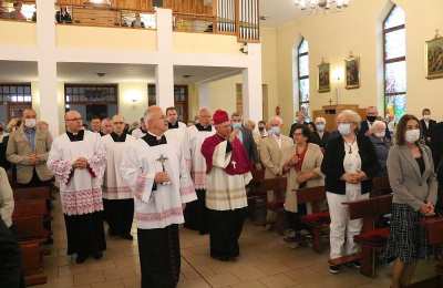 Uroczystości z okazji XXV rocznicy powstania parafii Ducha Świętego w Ostrowie Wielkopolskim