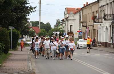 Kaliscy pątnicy szczęśliwie ukończyli drugi dzień pielgrzymowania