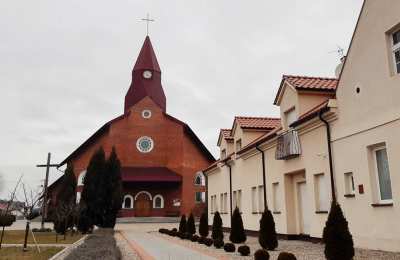 Parafii pw. Świętego Krzyża w Brzezinach przyjęła uchodźców