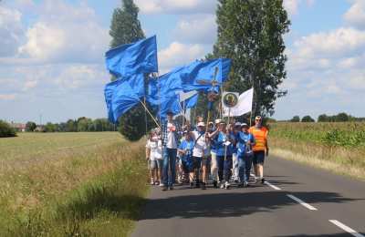 Grupa niebieska z Brzeźnia i Złoczewa wyruszyła po raz 2. na Jasną Górę