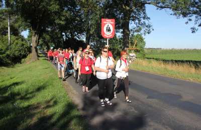 Grupa czerwona z Koźmina Wielkopolskiego w drodze do tronu Królowej Polski