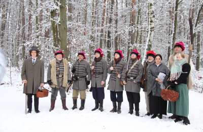 Rekonstrukcja historyczna "Obozowisko powstańcze w lesie" w Murowańcu