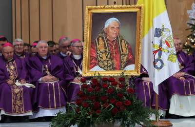 Msza św. żałobna w intencji papieża seniora Benedykta XVI z udziałem Konferencji Episkopatu Polski