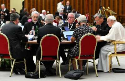 Dokument końcowy Synodu: Kościół angażuje wszystkich