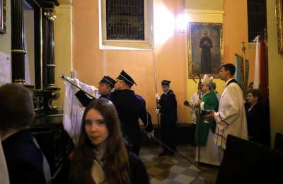 Poświęcenie ołtarzy bocznych w parafii pw. NMP Wniebowziętej w Sulmierzycach