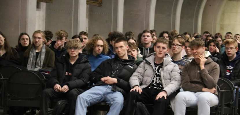 Maturzyści  z diecezji kaliskiej modlili się na Jasnej Górze