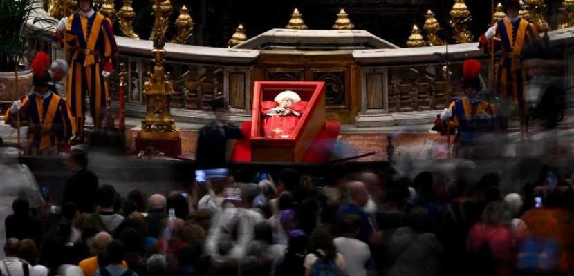 Blisko 20 tys. wiernych oddało już hołd Papieżowi Franciszkowi