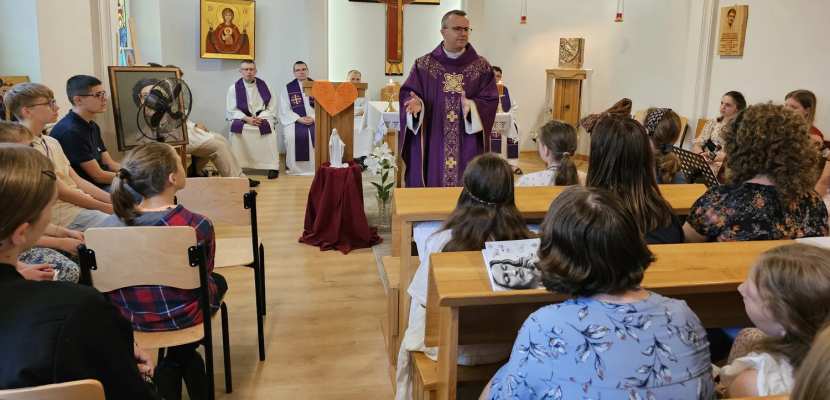 Bp Bryl modlił się z najmłodszymi uczestnikami rekolekcji oazowych