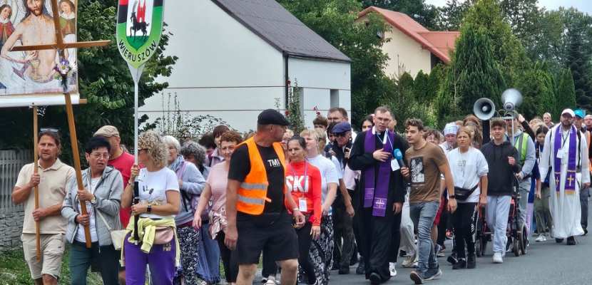 Wyruszyła 286. Wieruszowska Piesza Pielgrzymka na Jasną Górę
