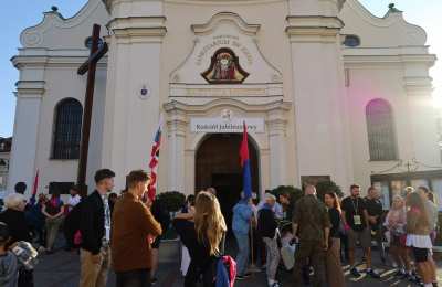Kaliscy pątnicy poranną Eucharystią wyruszyli na pielgrzymi szlak