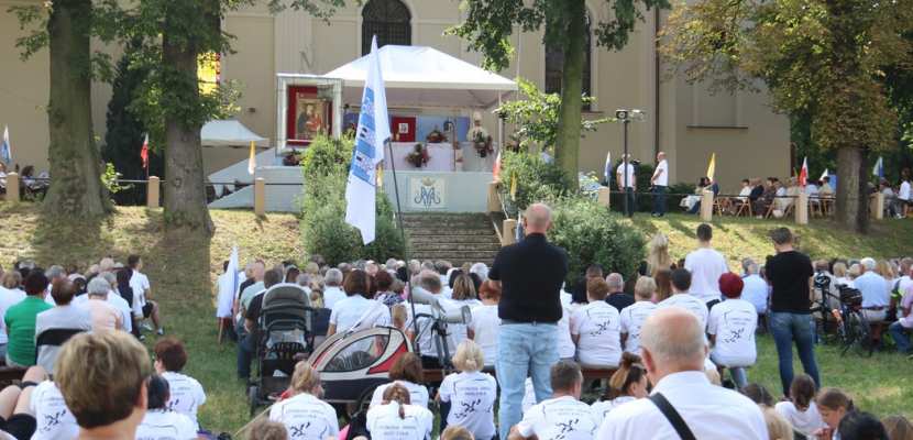 Odpust Matki Bożej Pocieszenia w Lutogniewie w Roku Jubileuszowym