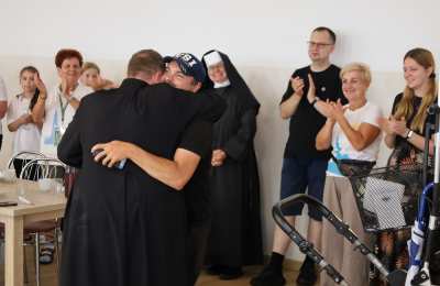 Biało-niebieska z Odolanowa na pątniczym szlaku