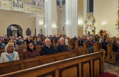 Studenci modlili się podczas inauguracji akademickiego roku formacyjnego