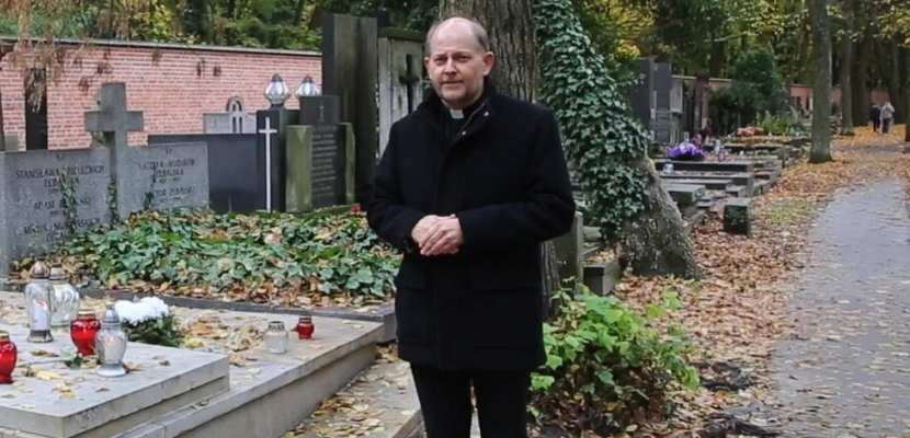 Rzecznik KEP: Modlitwa za zmarłych jest także okazją do otwarcia się na Boże miłosierdzie