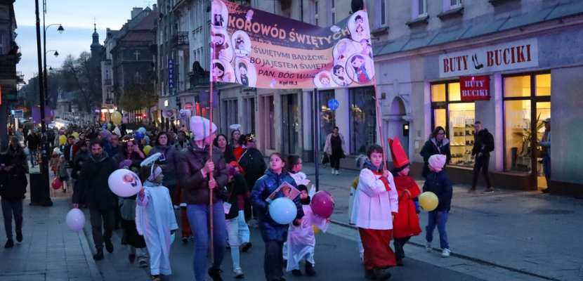 Korowód Świętych po raz kolejny przeszedł ulicami Kalisza
