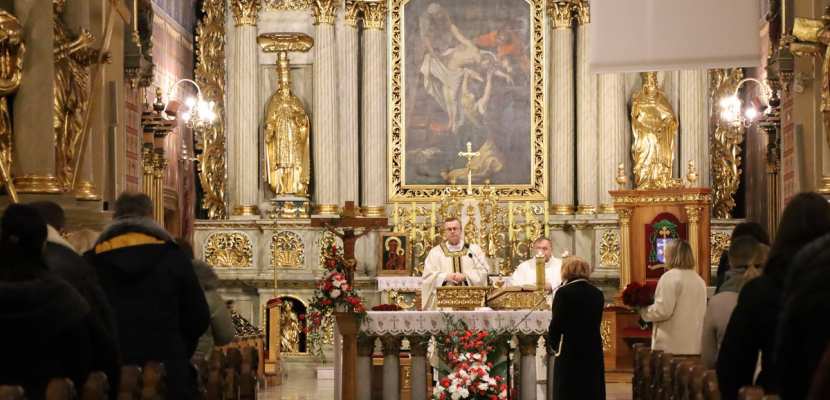 5 szkół Stowarzyszenia Przyjaciół Szkół Katolickich pielgrzymowało do katedry kaliskiej