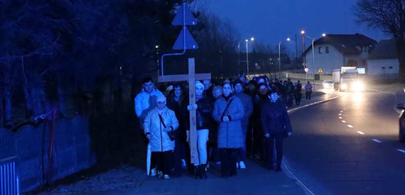 Droga Krzyżowa i Eucharystia o trzeźwość polskich rodzin