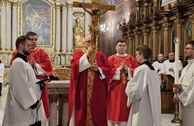 Liturgia Męki Pańskiej w Katedrze Kaliskiej A.D. 2026