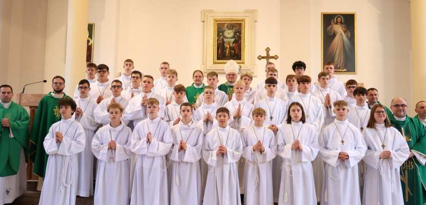 Biskup Łukasz Buzun pobłogosławił nowych lektorów diecezji kaliskiej