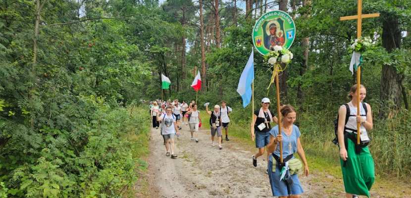 Grupa biało-zielona z Jarocina już na pielgrzymim szlaku!
