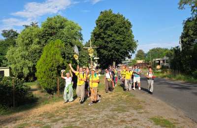 Grupa żółto-zielona z Sycowa w drugim dniu pielgrzymowania do Częstochowy
