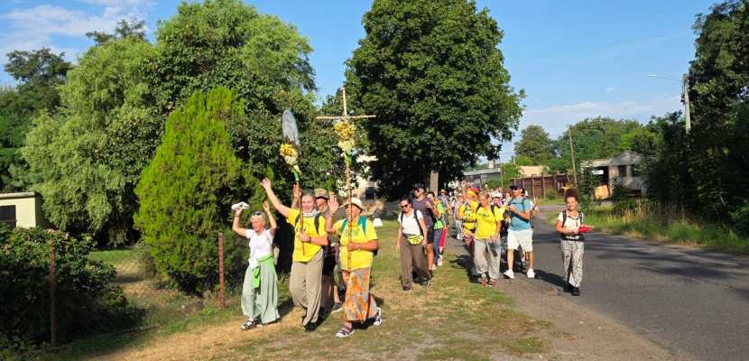 Grupa żółto-zielona z Sycowa w drugim dniu pielgrzymowania do Częstochowy