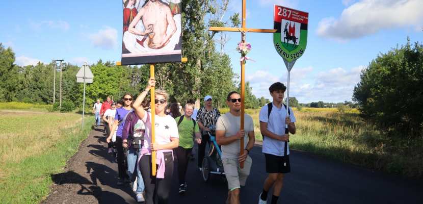 287. Wieruszowska Piesza Pielgrzymka na Jasną Górę wyruszyła na pątniczy szlak
