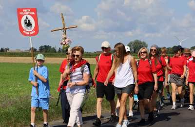Grupa czerwona z Koźmina Wielkopolskiego 32. raz zmierza do Jasnogórskiej Pani