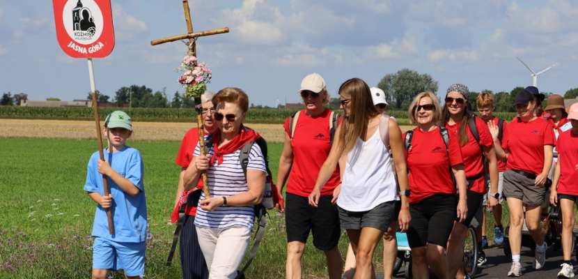 Grupa czerwona z Koźmina Wielkopolskiego 32. raz zmierza do Jasnogórskiej Pani